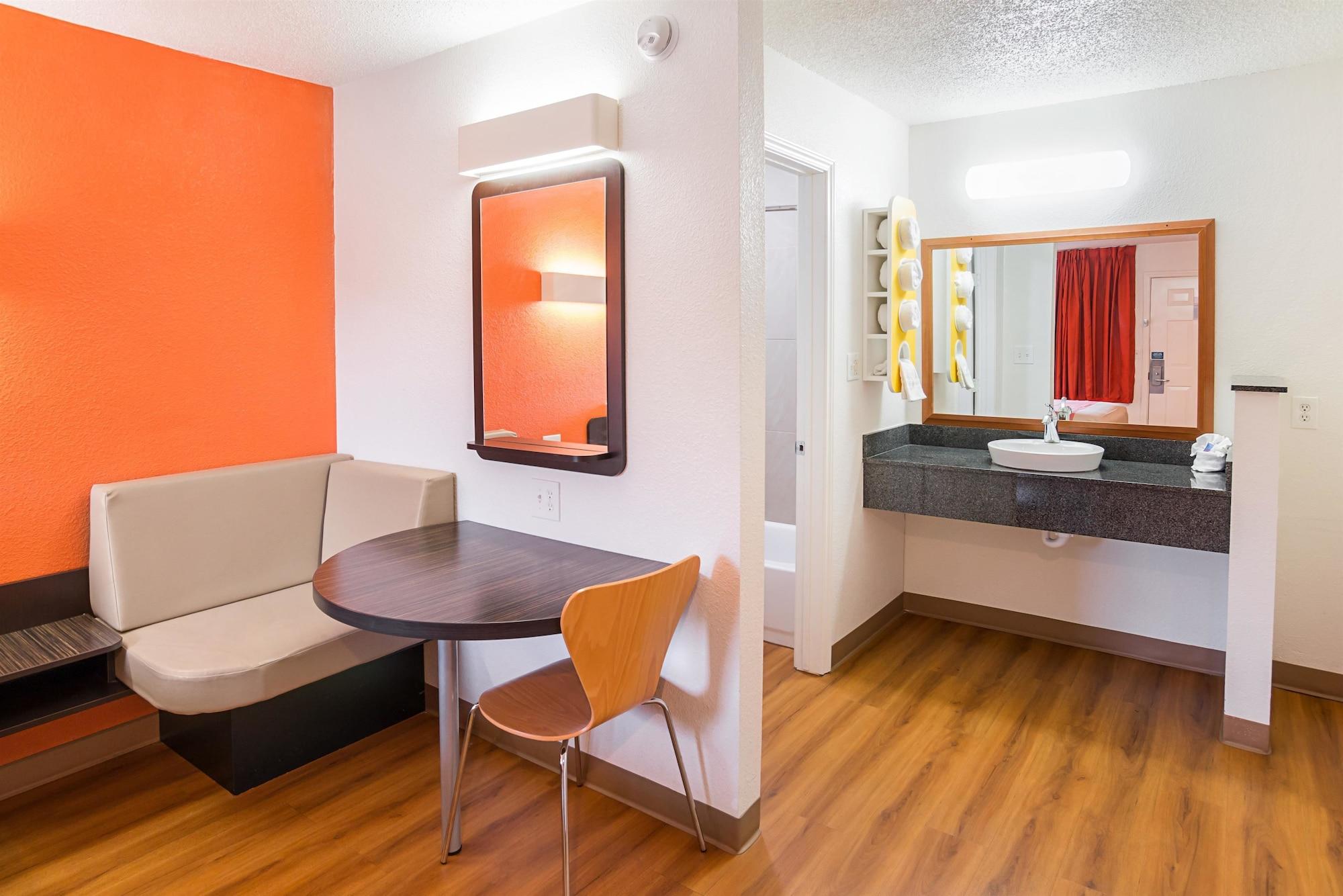 Motel 6-Grand Prairie, Tx - Near Six Flags Drive Exterior foto